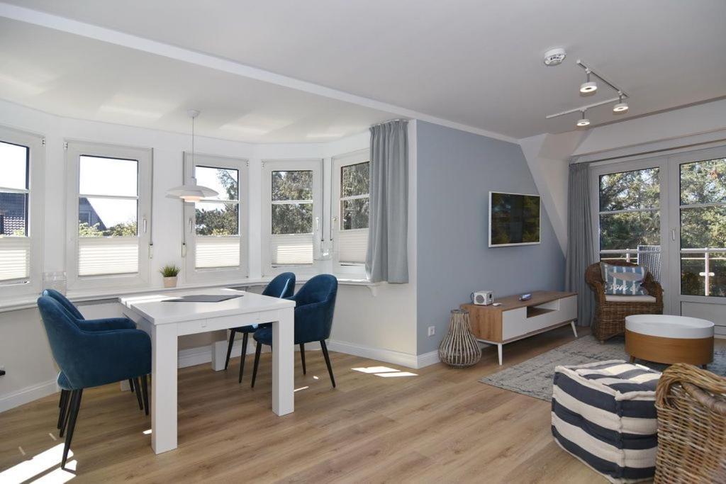 Luv & Lee, Whg 10 Westerland